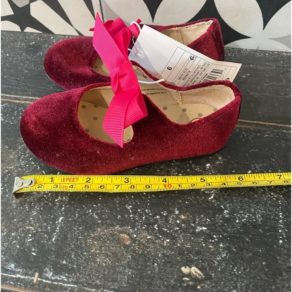 Sweetest little red velvet shoes with fabric bows😍just in time for ❤️day!